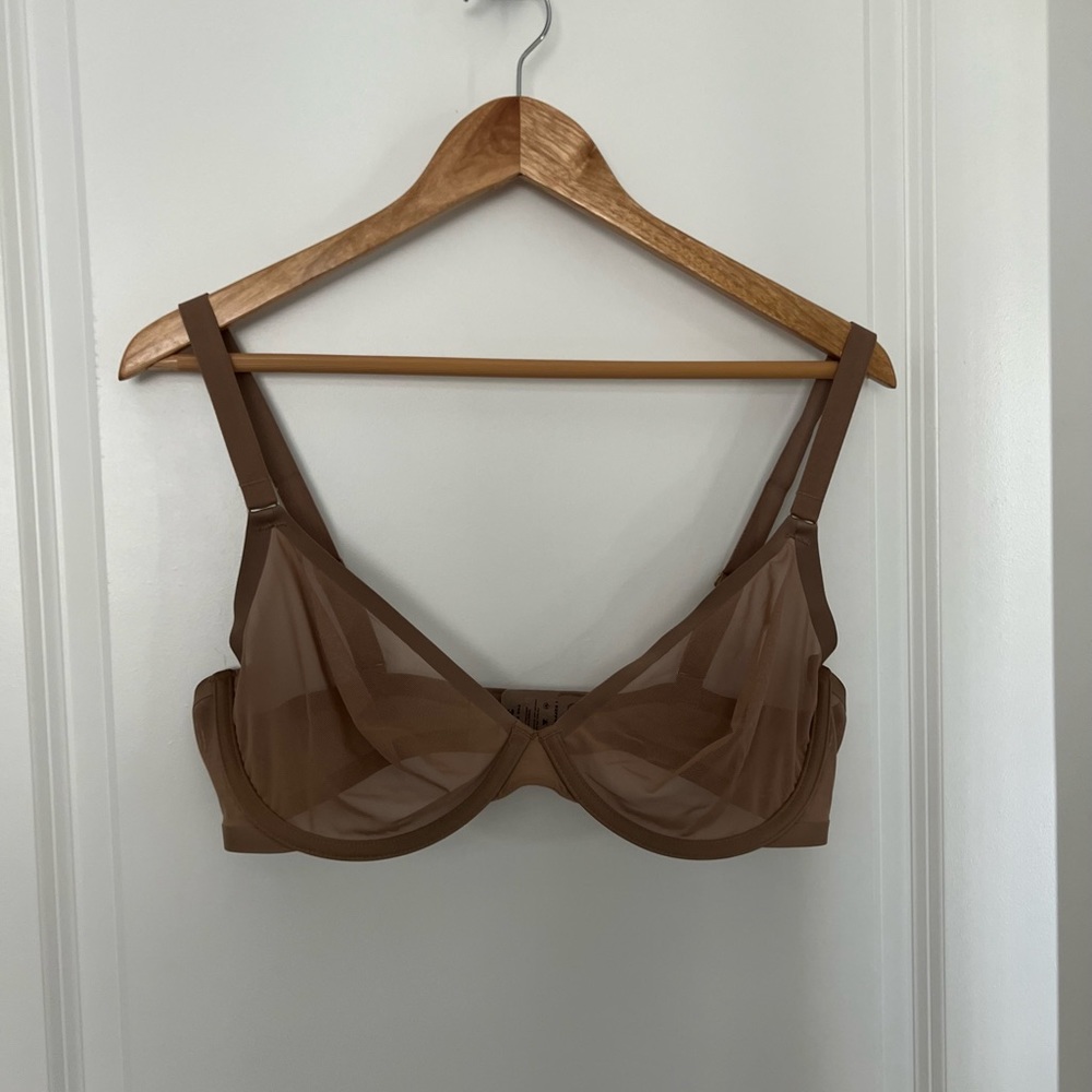CUUP Plunge Bra in The Color Taupe